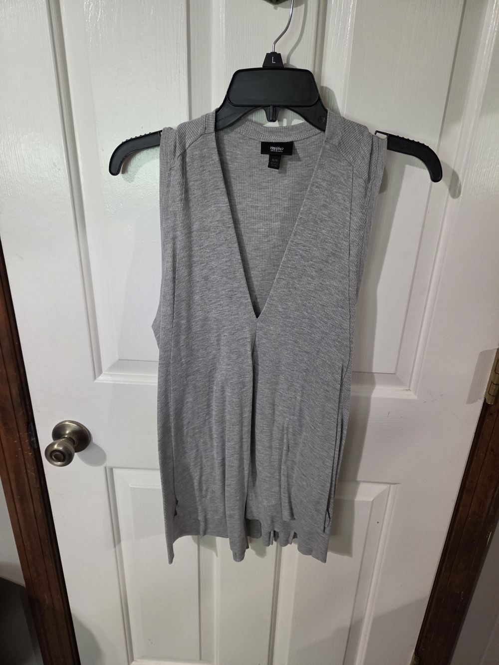 Massimo Light Gray Sleeveless V-Neck Knit Top
